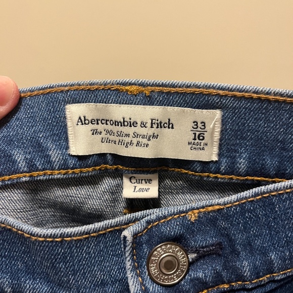 NWT Abercrombie & Fitch Curve Love 90’s Straight Jeans - Picture 2 of 4